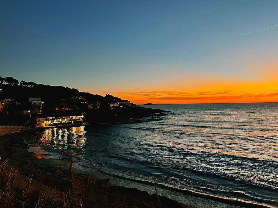 Appartamento Escapade Au Coeur De Sanary Esterno foto